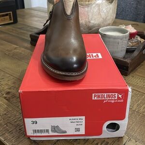 Boots pukolinos size 8.5